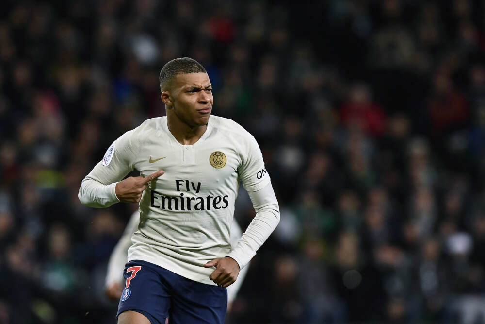 宁德时代联合创始人询价转让定价376.12元 套现172亿